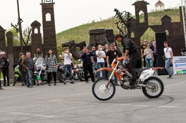 Shymkent, Kazakistan - 15 Şubat 2017: Motosiklet motorcu sezon açılış 15 Mart 2017 yılında Çimkent