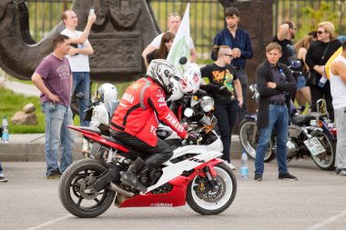 Shymkent, Kazakistan - 15 Şubat 2017: Motosiklet motorcu sezon açılış 15 Mart 2017 yılında Çimkent