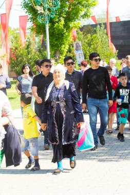 Shymkent, Kazakistan 9 Mayıs 2017: Ölümsüz alayı. Halk festivaller insan. Büyük Vatanseverlik Savaşı 1941-1945, Kızıl Ordu ve Sovyet halkının Zafer Bayramı.