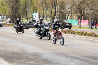 Shymkent, Kazakistan - 15 Şubat 2017: Motosiklet motorcu sezon açılış 15 Mart 2017 yılında Çimkent
