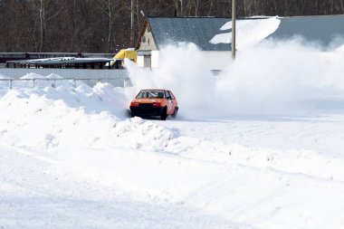 Petropavlovsk, Kazakistan - 6 Mart 2016: Fincan Urallar, Sibirya ve Kazakistan kış parça yarış. Yarış pisti Bishkul Kuzey Kazakistan 2016.