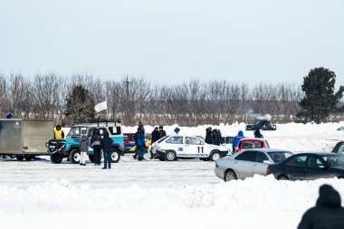 Petropavlovsk, Kazakistan - 6 Mart 2016: Fincan Urallar, Sibirya ve Kazakistan kış parça yarış. Yarış pisti Bishkul Kuzey Kazakistan 2016.