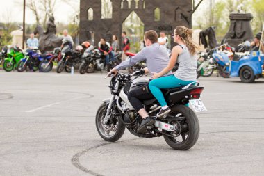 Shymkent, Kazakistan - 15 Şubat 2017: Motosiklet motorcu sezon açılış 15 Mart 2017 yılında Çimkent