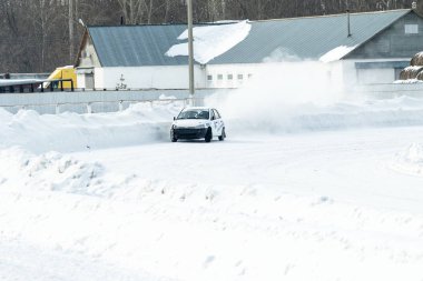 Petropavlovsk, Kazakistan - 6 Mart 2016: Fincan Urallar, Sibirya ve Kazakistan kış parça yarış. Yarış pisti Bishkul Kuzey Kazakistan 2016.