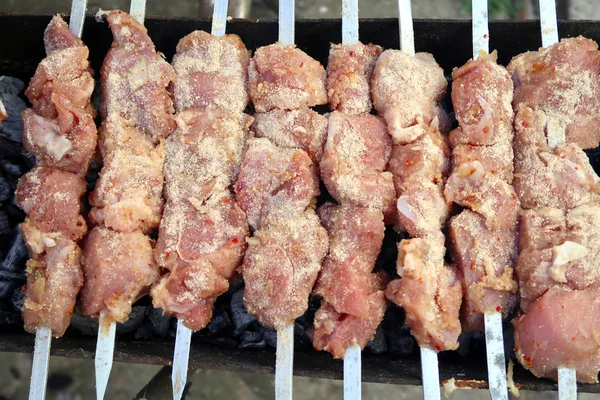 Espetos Carne Espetos São Cozidos Carvão Vegetal — Fotografia de Stock