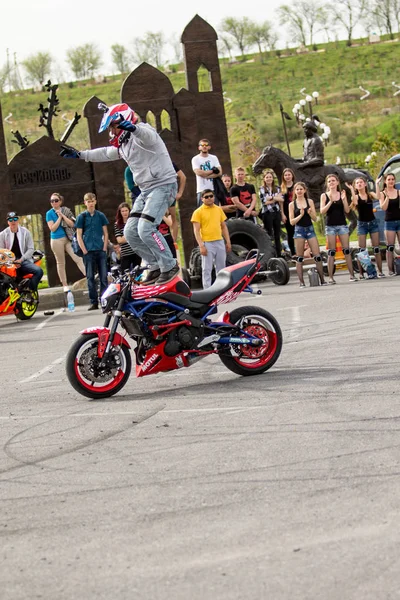 Shymkent, Kazakistan - 15 Şubat 2017: Motosiklet motorcu sezon açılış 15 Mart 2017 yılında Çimkent