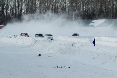 Petropavlovsk, Kazakistan - 6 Mart 2016: Fincan Urallar, Sibirya ve Kazakistan kış parça yarış. Yarış pisti Bishkul Kuzey Kazakistan 2016.