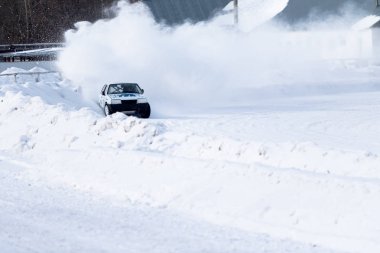 Petropavlovsk, Kazakistan - 6 Mart 2016: Fincan Urallar, Sibirya ve Kazakistan kış parça yarış. Yarış pisti Bishkul Kuzey Kazakistan 2016.