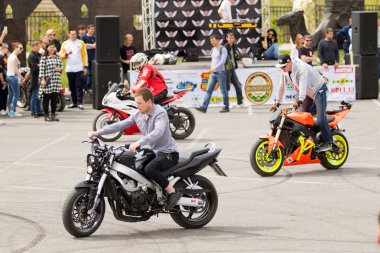 Shymkent, Kazakistan - 15 Şubat 2017: Motosiklet motorcu sezon açılış 15 Mart 2017 yılında Çimkent