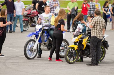 Shymkent, Kazakistan - 15 Şubat 2017: Motosiklet motorcu sezon açılış 15 Mart 2017 yılında Çimkent