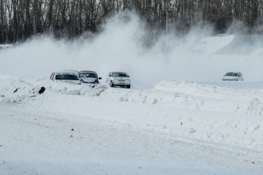 Petropavlovsk, Kazakistan - 6 Mart 2016: Fincan Urallar, Sibirya ve Kazakistan kış parça yarış. Yarış pisti Bishkul Kuzey Kazakistan 2016.