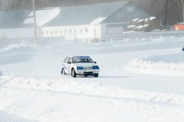 Petropavlovsk, Kazakistan - 6 Mart 2016: Fincan Urallar, Sibirya ve Kazakistan kış parça yarış. Yarış pisti Bishkul Kuzey Kazakistan 2016.