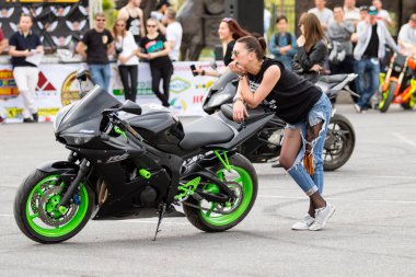 Shymkent, Kazakistan - 15 Şubat 2017: Motosiklet motorcu sezon açılış 15 Mart 2017 yılında Çimkent