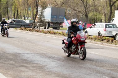 Shymkent, Kazakistan - 15 Şubat 2017: Motosiklet motorcu sezon açılış 15 Mart 2017 yılında Çimkent