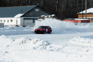 Petropavlovsk, Kazakistan - 6 Mart 2016: Fincan Urallar, Sibirya ve Kazakistan kış parça yarış. Yarış pisti Bishkul Kuzey Kazakistan 2016.