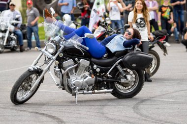 Shymkent, Kazakistan - 15 Şubat 2017: Motosiklet motorcu sezon açılış 15 Mart 2017 yılında Çimkent