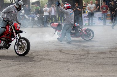 Shymkent, Kazakistan - 15 Şubat 2017: Motosiklet motorcu sezon açılış 15 Mart 2017 yılında Çimkent