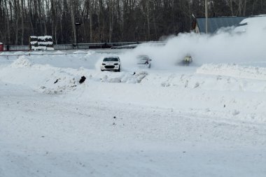 Petropavlovsk, Kazakistan - 6 Mart 2016: Fincan Urallar, Sibirya ve Kazakistan kış parça yarış. Yarış pisti Bishkul Kuzey Kazakistan 2016.