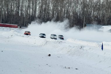 Petropavlovsk, Kazakistan - 6 Mart 2016: Fincan Urallar, Sibirya ve Kazakistan kış parça yarış. Yarış pisti Bishkul Kuzey Kazakistan 2016.