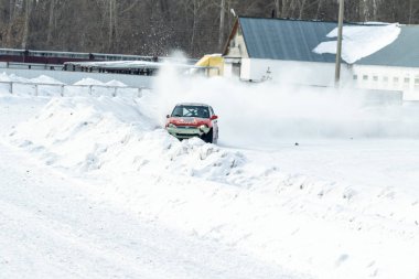 Petropavlovsk, Kazakistan - 6 Mart 2016: Fincan Urallar, Sibirya ve Kazakistan kış parça yarış. Yarış pisti Bishkul Kuzey Kazakistan 2016.