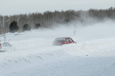 Petropavlovsk, Kazakistan - 6 Mart 2016: Fincan Urallar, Sibirya ve Kazakistan kış parça yarış. Yarış pisti Bishkul Kuzey Kazakistan 2016.