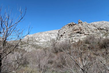 Dağlar taşlar, hills, çayırlar, bahar manzara