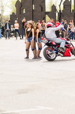 Shymkent, Kazakistan - 15 Şubat 2017: Motosiklet motorcu sezon açılış 15 Mart 2017 yılında Çimkent