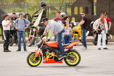 Shymkent, Kazakistan - 15 Şubat 2017: Motosiklet motorcu sezon açılış 15 Mart 2017 yılında Çimkent