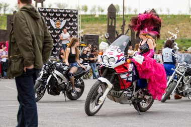 Shymkent, Kazakistan - 15 Şubat 2017: Motosiklet motorcu sezon açılış 15 Mart 2017 yılında Çimkent