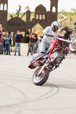 Shymkent, Kazakistan - 15 Şubat 2017: Motosiklet motorcu sezon açılış 15 Mart 2017 yılında Çimkent