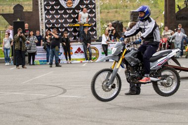 Shymkent, Kazakistan - 15 Şubat 2017: Motosiklet motorcu sezon açılış 15 Mart 2017 yılında Çimkent