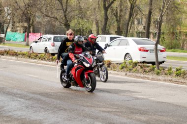 Shymkent, Kazakistan - 15 Şubat 2017: Motosiklet motorcu sezon açılış 15 Mart 2017 yılında Çimkent