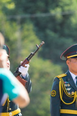 Shymkent, Kazakistan 9 Mayıs 2017: Ölümsüz alayı. Halk festivaller insan. Büyük Vatanseverlik Savaşı 1941-1945, Kızıl Ordu ve Sovyet halkının Zafer Bayramı.