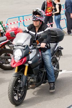 Shymkent, Kazakistan - 15 Şubat 2017: Motosiklet motorcu sezon açılış 15 Mart 2017 yılında Çimkent