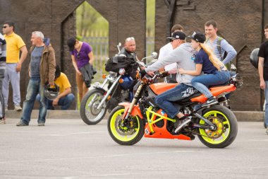 Shymkent, Kazakistan - 15 Şubat 2017: Motosiklet motorcu sezon açılış 15 Mart 2017 yılında Çimkent