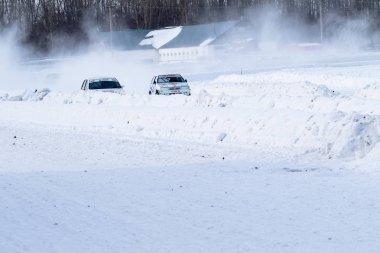 Petropavlovsk, Kazakistan - 6 Mart 2016: Fincan Urallar, Sibirya ve Kazakistan kış parça yarış. Yarış pisti Bishkul Kuzey Kazakistan 2016.