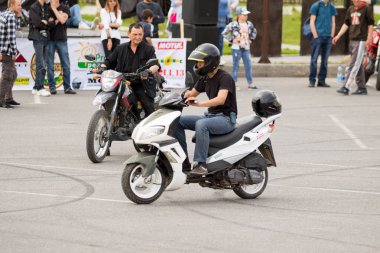 Shymkent, Kazakistan - 15 Şubat 2017: Motosiklet motorcu sezon açılış 15 Mart 2017 yılında Çimkent