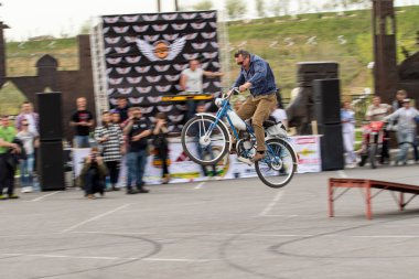 Shymkent, Kazakistan - 15 Şubat 2017: Motosiklet motorcu sezon açılış 15 Mart 2017 yılında Çimkent