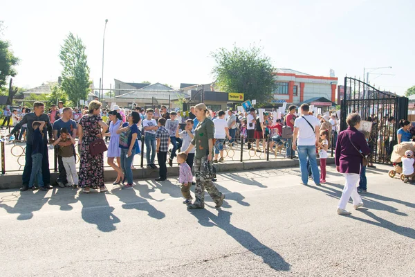 Shymkent Kazakhstan Maio 2017 Regimento Imortal Festivais Populares Pessoas Festa — Fotografia de Stock