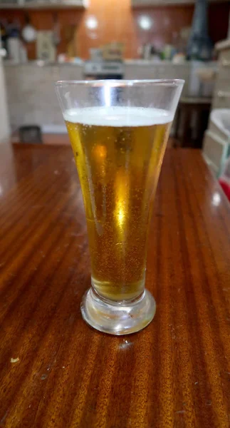 Vaso Cerveza Con Gotas —  Fotos de Stock