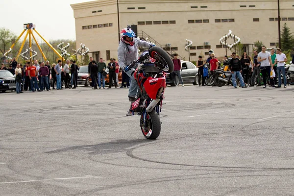 Shymkent, Kazakistan - 15 Şubat 2017: Motosiklet motorcu sezon açılış 15 Mart 2017 yılında Çimkent