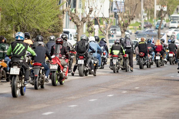Shymkent, Kazakistan - 15 Şubat 2017: Motosiklet motorcu sezon açılış 15 Mart 2017 yılında Çimkent