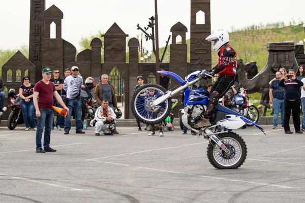 Shymkent, Kazakistan - 15 Şubat 2017: Motosiklet motorcu sezon açılış 15 Mart 2017 yılında Çimkent