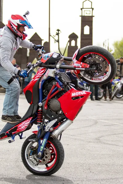 Shymkent, Kazakistan - 15 Şubat 2017: Motosiklet motorcu sezon açılış 15 Mart 2017 yılında Çimkent