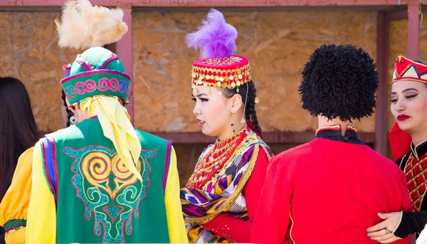 Shymkent Kazachstán Května 2017 Tanečníci Národních Krojích Národů Kazachstánu Května — Stock fotografie