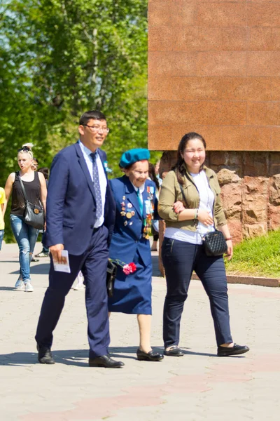 Шымкент Казахстан Мая 2017 Года Бессмертный Полк Народные Фестивали Людей — стоковое фото