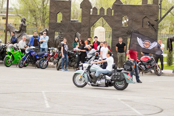 Shymkent, Kazakistan - 15 Şubat 2017: Motosiklet motorcu sezon açılış 15 Mart 2017 yılında Çimkent