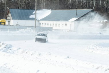 Petropavlovsk, Kazakistan - 6 Mart 2016: Fincan Urallar, Sibirya ve Kazakistan kış parça yarış. Yarış pisti Bishkul Kuzey Kazakistan 2016.