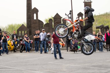 Shymkent, Kazakistan - 15 Şubat 2017: Motosiklet motorcu sezon açılış 15 Mart 2017 yılında Çimkent