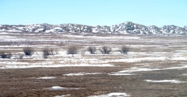 Kar bahar bozkır hills